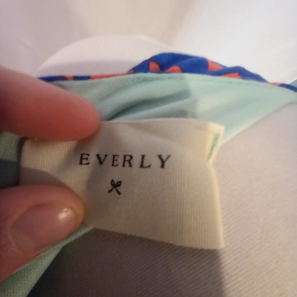 Everly Pink Geometric Sleeveless Keyhole Dress - Picture 6 of 6